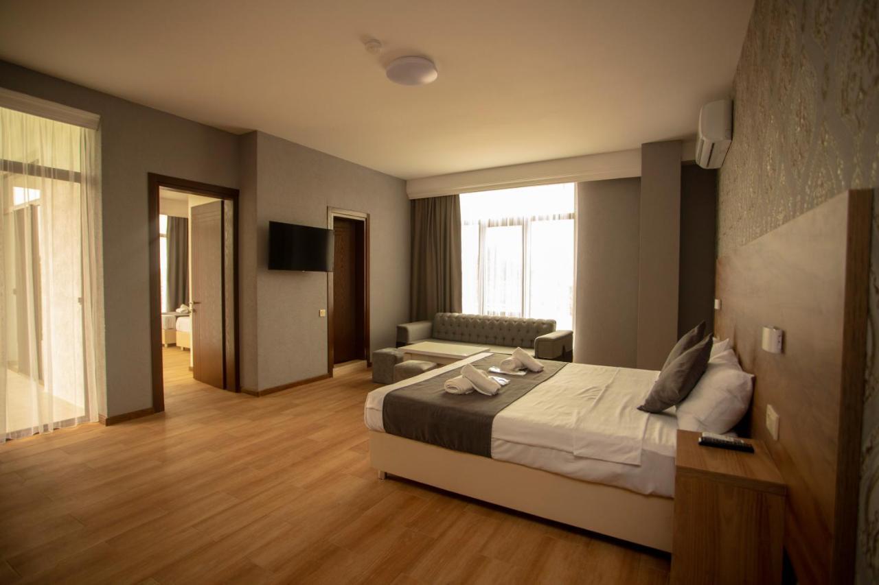Pollux Hotel Batumi Exterior photo