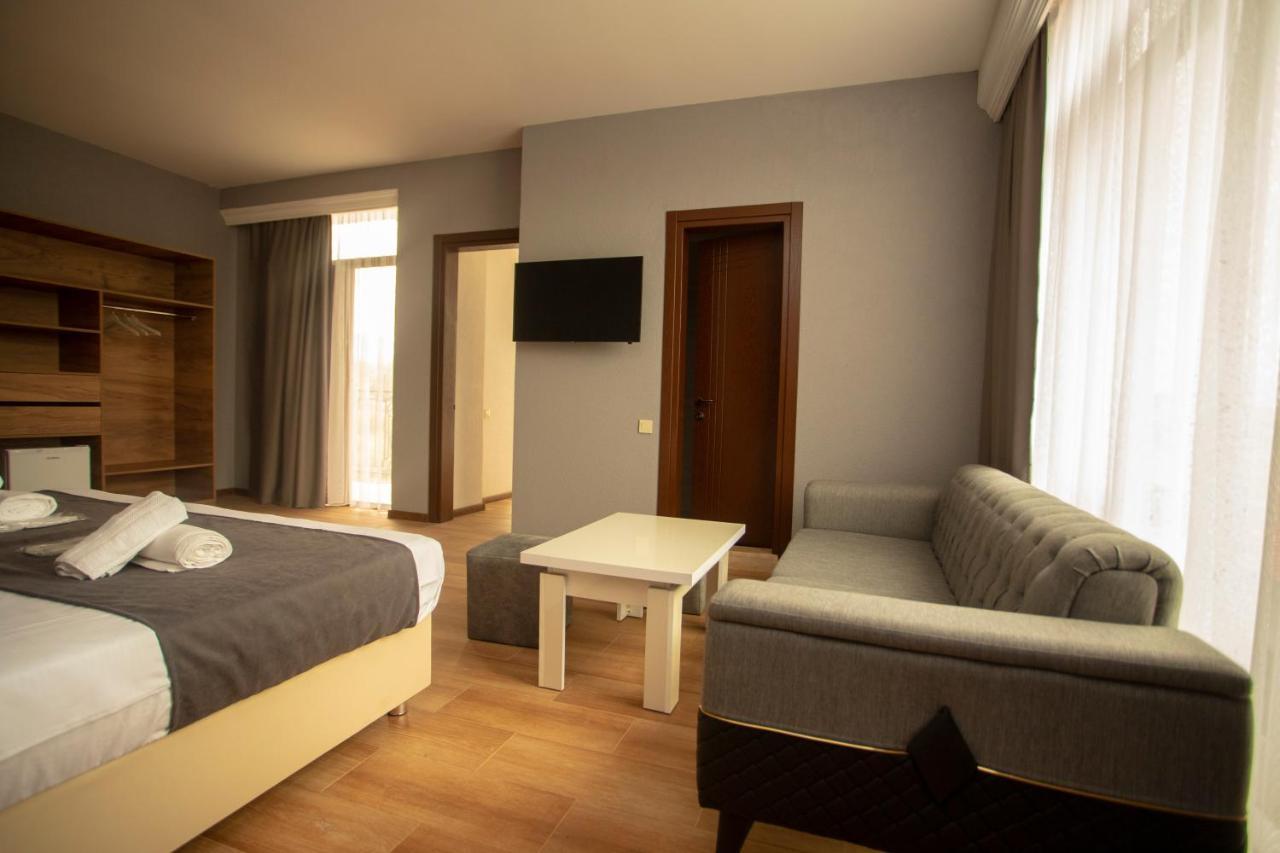 Pollux Hotel Batumi Exterior photo