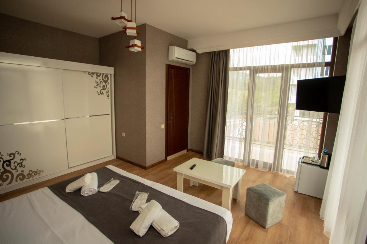 Pollux Hotel Batumi Exterior photo