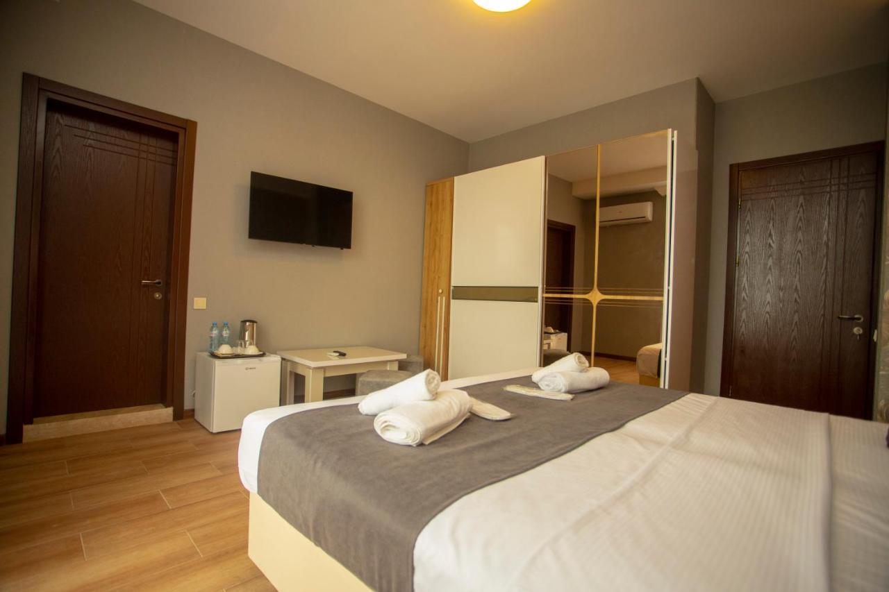 Pollux Hotel Batumi Exterior photo