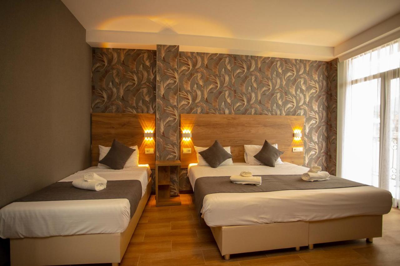 Pollux Hotel Batumi Exterior photo