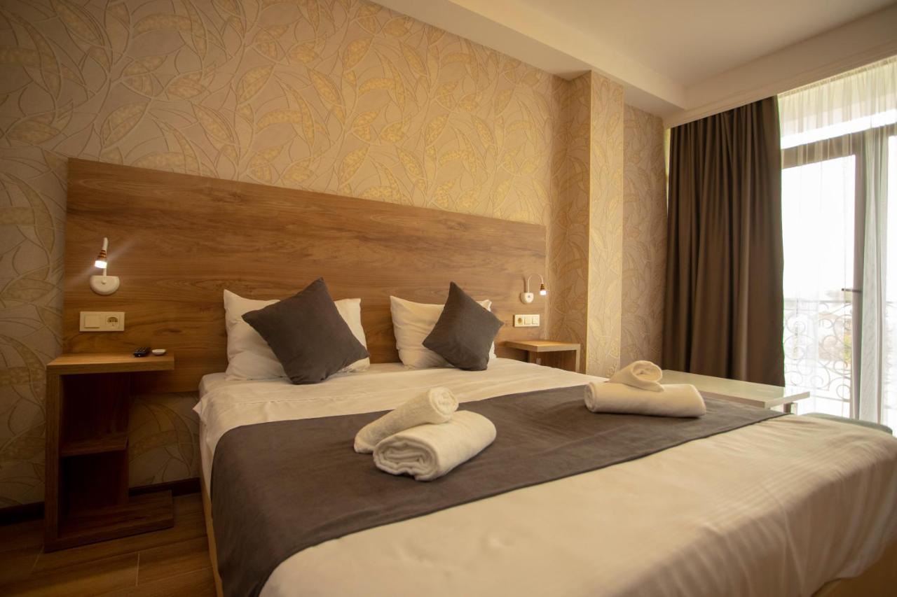 Pollux Hotel Batumi Exterior photo